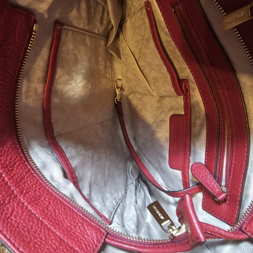 Micheal Kors Red Leather Shoulder Bag - Picture 5 of 6